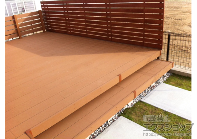 福岡県福岡市ののウッドデッキ リウッドデッキ200 異型+リウッドステップ5型 Sタイプ 2段+リウッドデッキフェンス3型 施工例