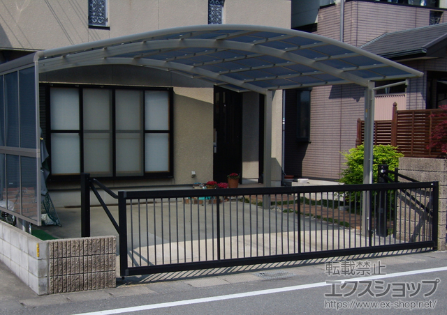 兵庫県姫路市ののカーポート レイナツインポートグラン 積雪〜20cm対応+レイナツインポートグラン用 サイドパネル 施工例