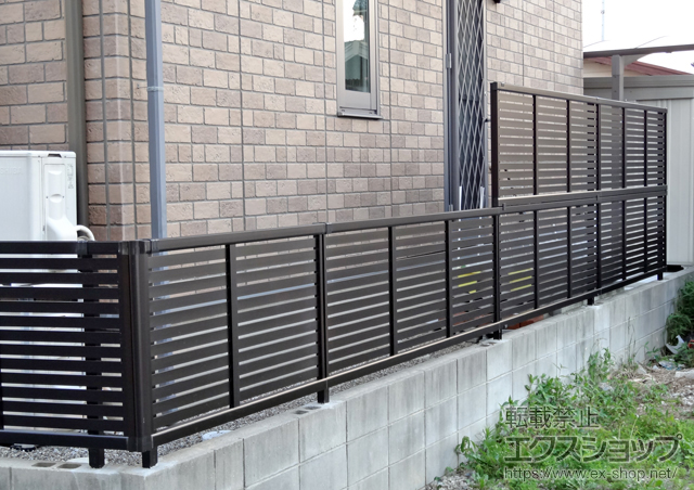 愛知県大府市ののフェンス・柵 エクスラインフェンス5型 自由柱タイプ 2段支柱仕様 施工例
