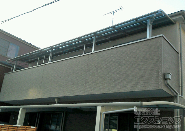 東京都足立区ののバルコニー・ベランダ屋根 プレシオステラス R型 屋根タイプ 3連棟 積雪〜20cm対応 施工例