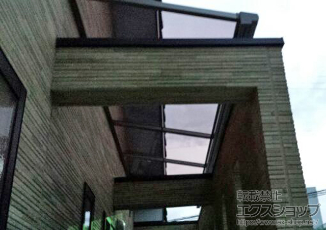 宮城県牡鹿郡女川町のLIXIL リクシル（トステム）のバルコニー・ベランダ屋根 ライザーテラスII F型 ルーフタイプ 単体 積雪〜20cm対応 施工例