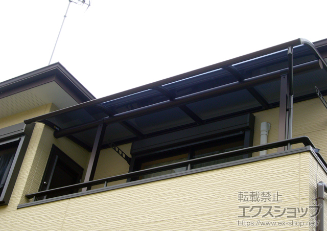 神奈川県小田原市ののバルコニー・ベランダ屋根 プレシオステラス R型 屋根タイプ 単体 積雪〜20cm対応 施工例