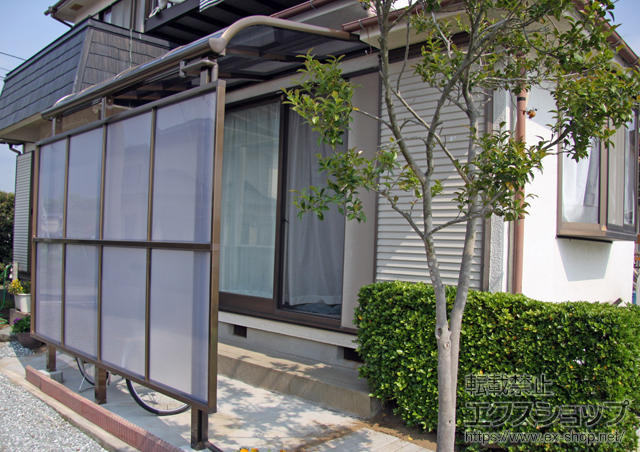 神奈川県小田原市のLIXIL リクシル（トステム）のテラス屋根 パワーアルファ RB型 テラスタイプ 単体 積雪〜30cm対応+前面スクリーン 2段仕様 施工例