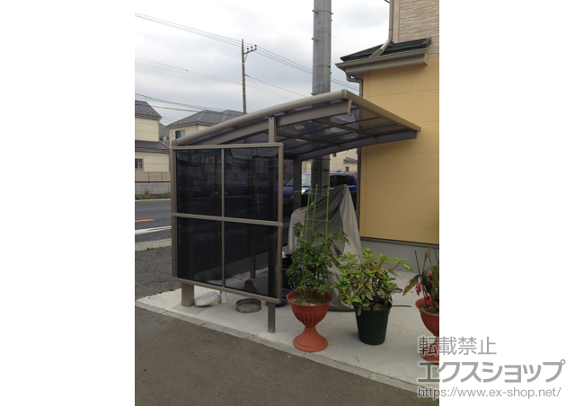 埼玉県越谷市のLIXIL リクシル（トステム）のサイクルポート・駐輪場 カーブパークシグマIII パネル2面囲い 積雪〜30cm対応 施工例