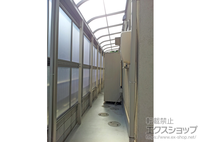 岡山県倉敷市ののテラス屋根 ヴェクターテラス R型 テラスタイプ 三連棟 積雪〜20cm対応+ヴェクターテラス用 R型 テラスタイプ 三連棟 前面パネル 2段仕様 施工例