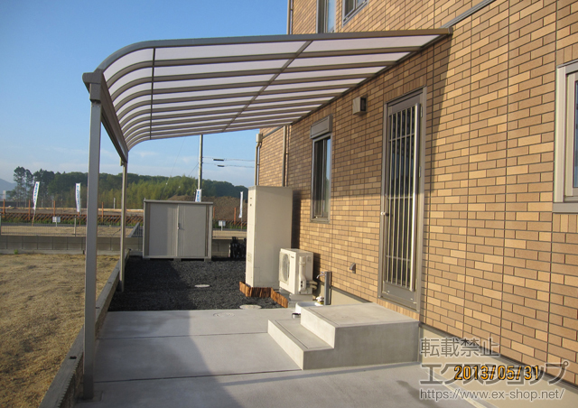 滋賀県野洲市のLIXIL リクシル（トステム）のテラス屋根 ライザーテラスII R型 テラスタイプ 単体 積雪〜20cm対応 施工例