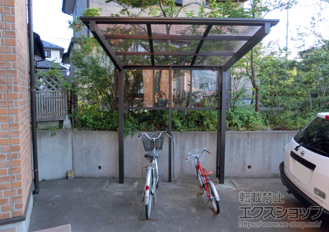 岩手県盛岡市のLIXIL リクシル（トステム）のサイクルポート・駐輪場 エックスルーフ サイクルポート オープンタイプ 積雪〜20cm対応+エックスルーフ用 サイドパネル 施工例