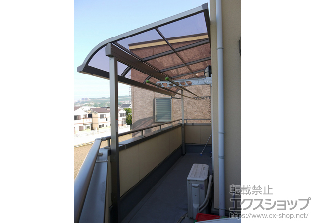 兵庫県宝塚市のLIXIL リクシル（トステム）のバルコニー・ベランダ屋根 ライザーテラスII R型 屋根タイプ 単体 積雪〜20cm対応 施工例
