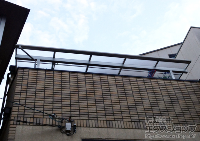 大阪府大阪市ののバルコニー・ベランダ屋根 ヴェクターテラス F型 屋根タイプ 単体 積雪〜20cm対応 施工例