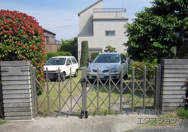神奈川県藤沢市ののカーゲート トリップゲート PB型 ノンレール 両開き親子 施工例