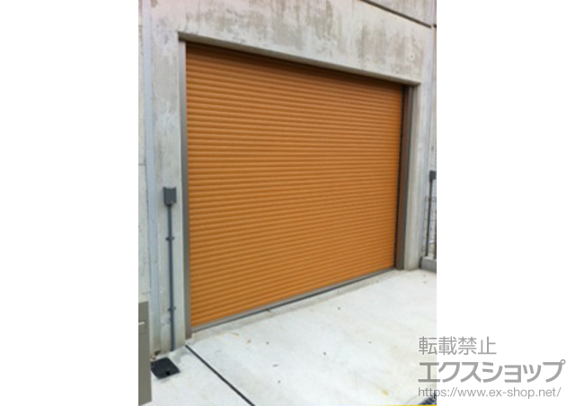 滋賀県大津市のLIXIL リクシル（トステム）のガレージシャッター ガレージシャッタークワトロ 内部付 電動式 施工例