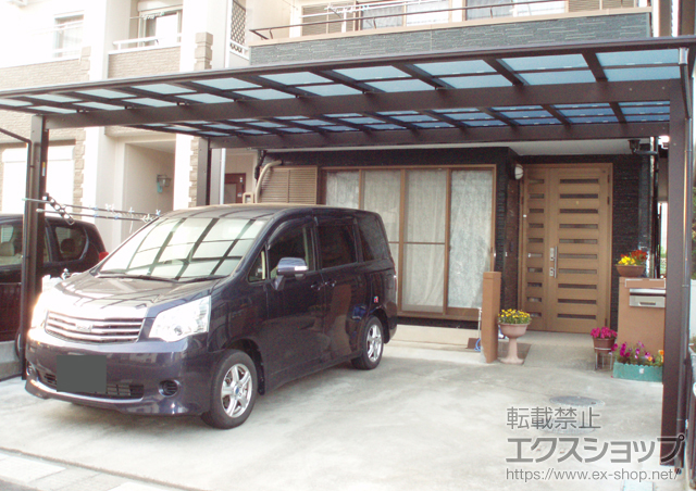 岐阜県大垣市ののカーポート エフルージュ ツイン 積雪〜20cm対応+水平式物干し（テラス柱用） 2本入り 施工例