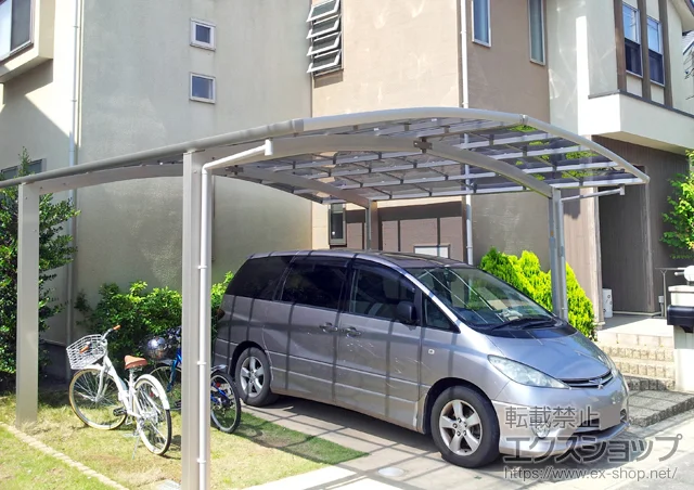 千葉県川崎市宮前区のValue Selectのカーポート レイナポートグラン M合掌 積雪〜20cm対応+レイナポートグラン用オプション 施工例