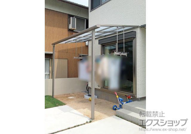 兵庫県加東市のLIXIL リクシル（トステム）のテラス屋根 ライザーテラスII F型 テラスタイプ 単体 積雪〜20cm対応+吊下げ物干し　標準タイプ　2本入り 施工例