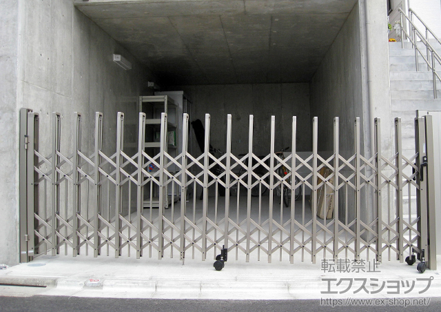 東京都府中市ののカーゲート トリップゲート ペットガード型 ノンレール 片開き33S 施工例