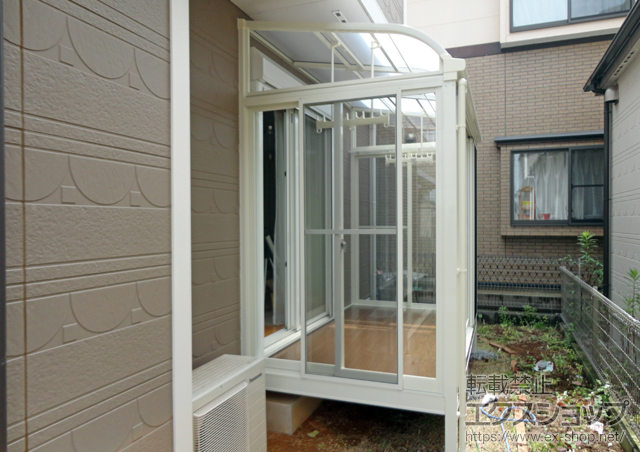 千葉県松戸市のLIXIL リクシル（トステム）のテラス囲い・サンルーム ほせるんですII R型 床納まり ランマ無 積雪〜20cm対応 施工例