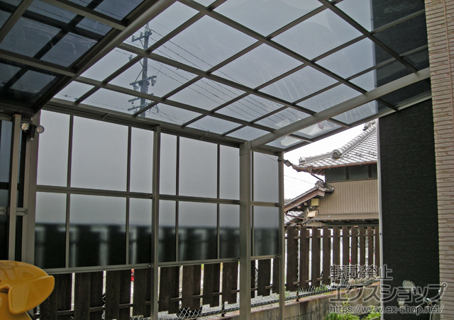 三重県桑名市のLIXIL リクシル（トステム）のカーポート ルーフポートシグマIII 積雪〜30cm対応+ルーフポートシグマIII サイドパネル 施工例