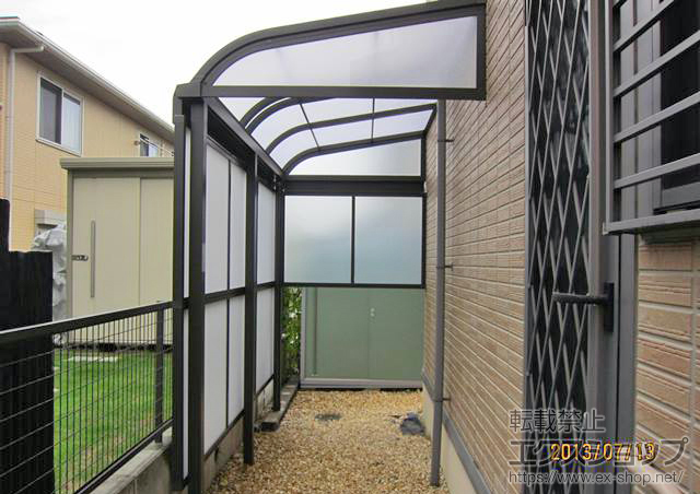 三重県桑名市のLIXIL リクシル（トステム）のテラス屋根 ライザーテラスII R型 テラスタイプ 単体 積雪〜20cm対応 施工例