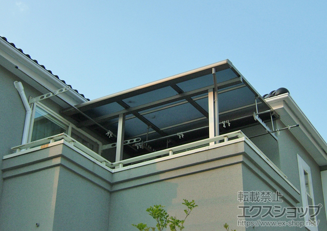 千葉県千葉市のLIXIL リクシル（トステム）のバルコニー・ベランダ屋根 ライザーテラスII F型 テラスタイプ 単体 積雪〜20cm対応 施工例