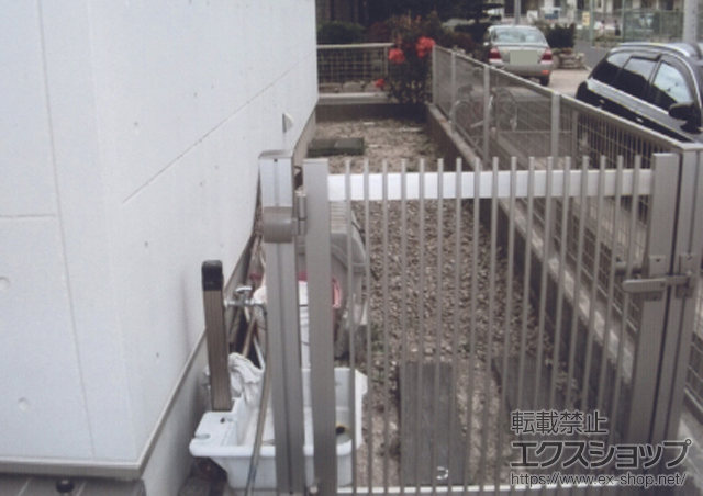 茨城県水戸市のの門扉、フェンス・柵、サイクルポート・駐輪場 レスティン門扉 11型 片開き　門柱使用 施工例