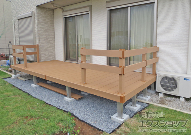 埼玉県鴻巣市ののウッドデッキ リウッドデッキ 200+リウッドデッキフェンス4型＜横パネル＞ 施工例