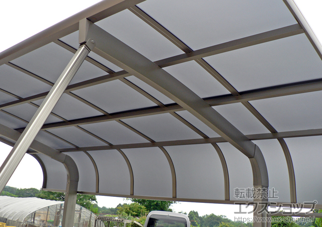 静岡県富士宮市のLIXIL リクシル（トステム）のカーポート テールポートシグマIII 積雪〜30cm対応+着脱式サポート+屋根材ホルダー 施工例