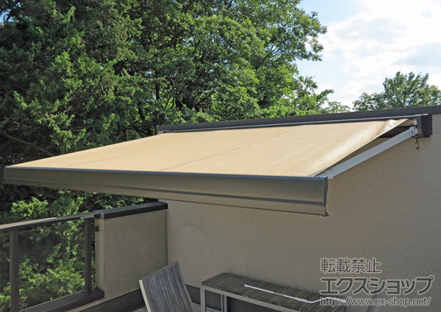 東京都三鷹市のLIXIL リクシル（トステム）のオーニング・日よけ 彩風S型 手動式 施工例
