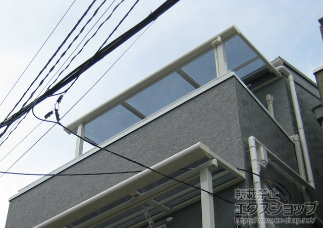 東京都豊島区のLIXIL リクシル（トステム）のバルコニー・ベランダ屋根 ライザーテラスII F型 屋根タイプ 単体 積雪〜20cm対応 施工例