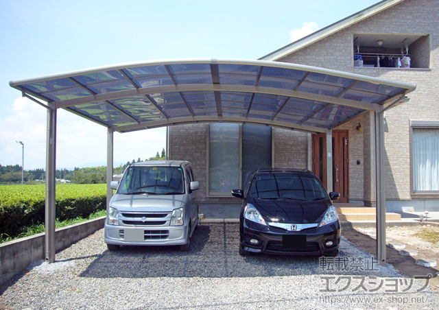 鹿児島県霧島市のLIXIL リクシル（トステム）のカーポート カーブポートシグマIII ワイド 積雪〜20cm対応 施工例