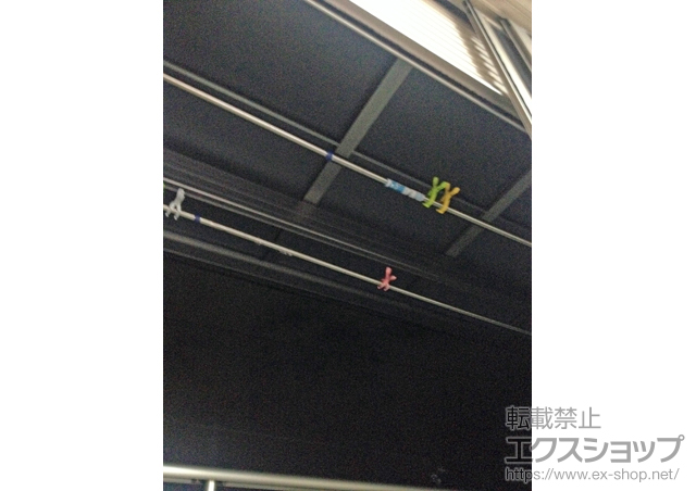 大阪府茨木市のLIXIL リクシル（トステム）のカーポート パワーアルファ Ｌ型 屋根タイプ 単体 積雪〜30cm対応+吊り下げ物干し 標準 2本入 施工例