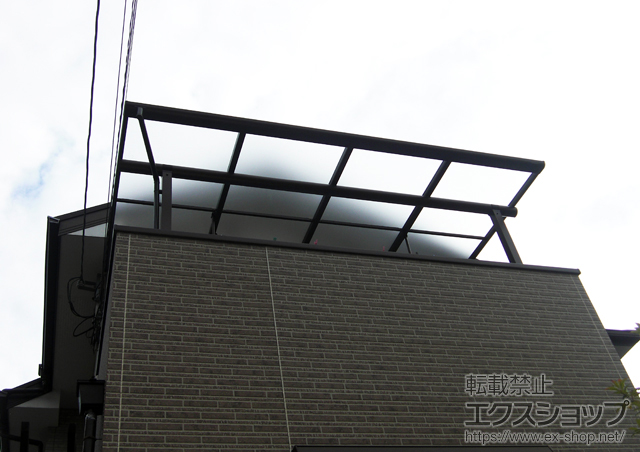 兵庫県川西市ののバルコニー・ベランダ屋根 ヴェクターテラス F型 屋根タイプ 単体 積雪〜20cm対応+吊下げ式物干し　標準2本入り 施工例