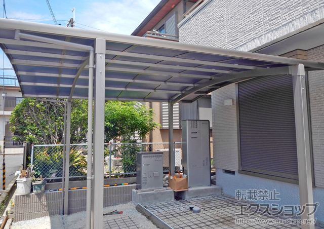 兵庫県伊丹市のLIXIL リクシル（トステム）のカーポート カーブポートシグマIII ワイド 積雪〜20cm対応 施工例