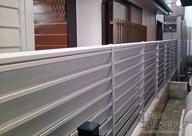 東京都三鷹市ののフェンス・柵 サニーブリーズフェンスA型 間仕切りタイプ 施工例