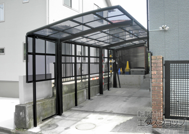神奈川県横浜市のLIXIL リクシル（トステム）のカーポート カーブポートシグマIII 延長 積雪〜20cm対応+サイドパネル 2段仕様 施工例