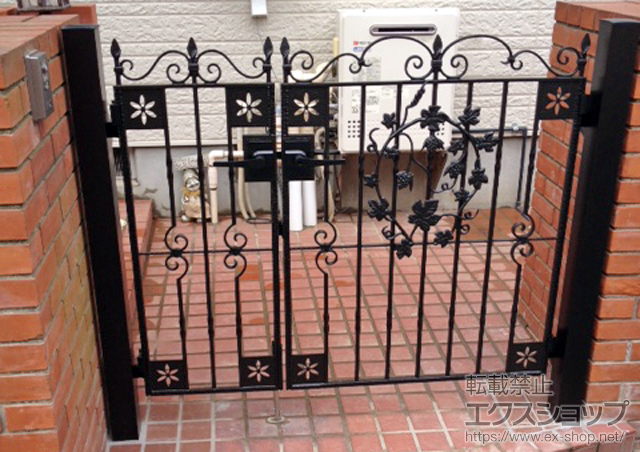千葉県習志野市のの門扉 トラディシオン門扉3型 両開き親子 門柱使用 施工例