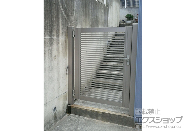 兵庫県西宮市のの門扉 プリレオ R1型 片開き　柱使用 施工例