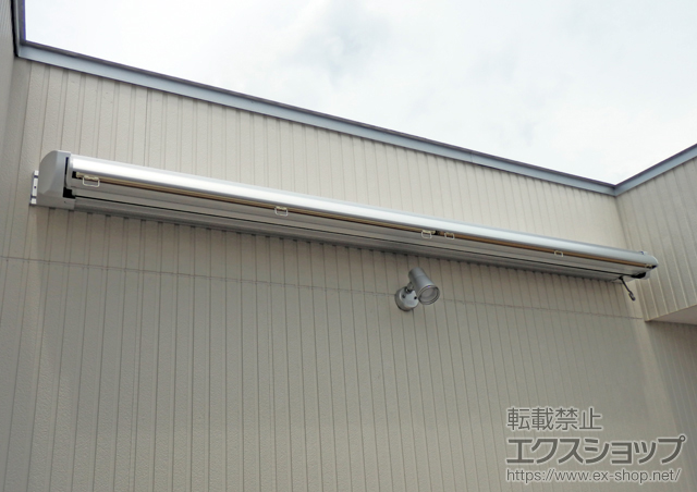 福岡県福岡市のLIXIL リクシル（トステム）のオーニング・日よけ 彩風CR型 手動式 施工例