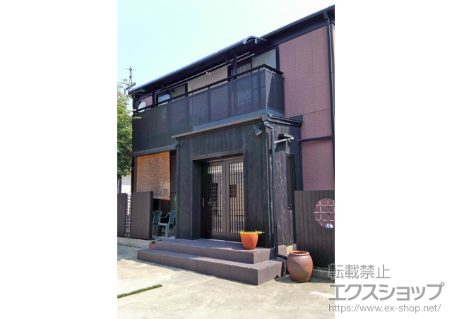 群馬県安中市のLIXIL リクシル（トステム）のバルコニー・ベランダ屋根 ライザーテラスII R型 屋根タイプ 単体 積雪〜20cm対応+吊り下げ式物干し 標準 2本入 施工例