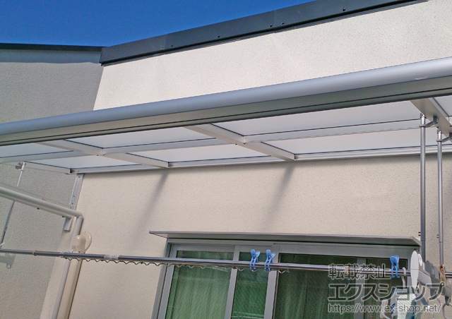 兵庫県神戸市のLIXIL リクシル（トステム）のバルコニー・ベランダ屋根 ライザーテラスII F型 ルーフタイプ 単体 積雪〜20cm対応 施工例