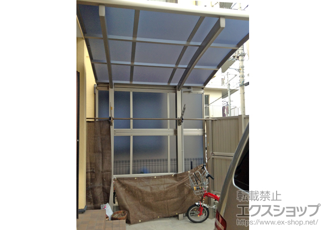 神奈川県座間市ののサイクルポート・駐輪場 レイナポートグランミニ 積雪〜20cm対応+サイドパネル+収納式物干し（カーポート柱用） 施工例