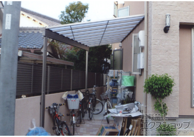 大阪府大阪市のLIXIL リクシル（トステム）のテラス屋根 ライザーテラスII F型 テラスタイプ 単体 積雪〜20cm対応 施工例