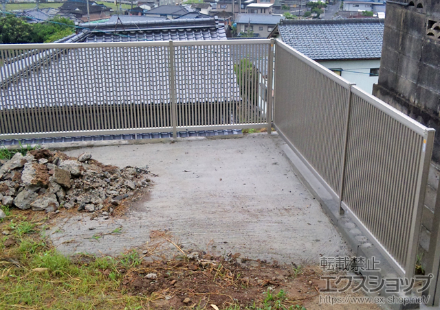 佐賀県杵島郡江北町ののフェンス・柵 エクスラインフェンス2型 間仕切柱タイプ 施工例