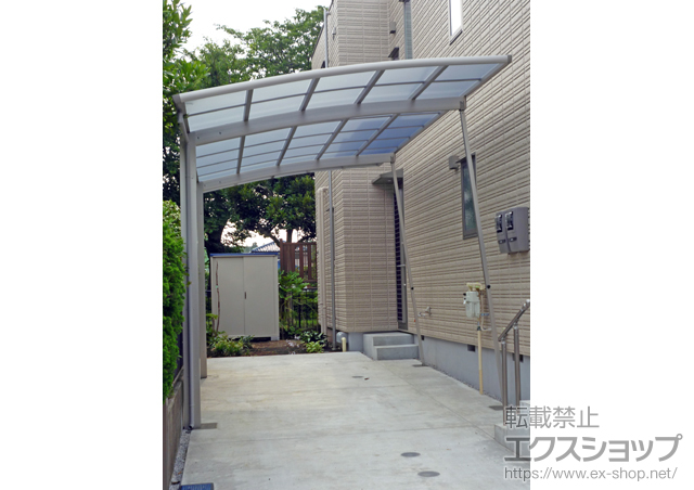 神奈川県横浜市ののカーポート レイナポートグラン　積雪〜20cm対応+レイナポートグラン　着脱式サポート柱 施工例