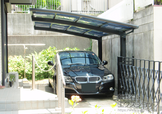 東京都練馬区のLIXIL リクシル（トステム）のカーポート カーブポートシグマIII 積雪〜20cm対応 施工例
