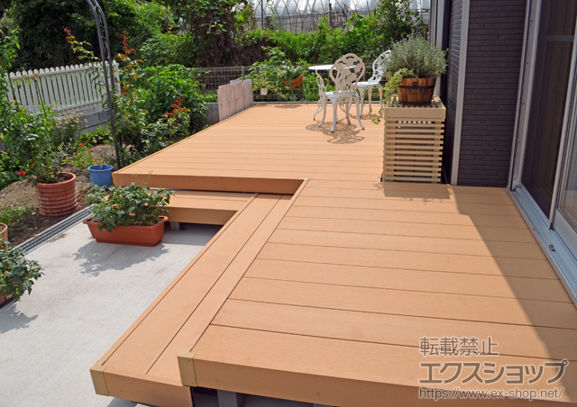 神奈川県厚木市ののウッドデッキ リウッドデッキ200＋段床セット 1段 施工例