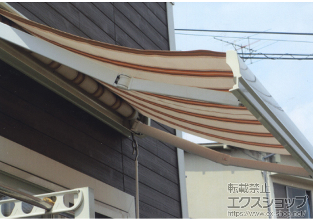 千葉県八千代市のLIXIL リクシル（トステム）のオーニング・日よけ 彩風S型 手動式 施工例
