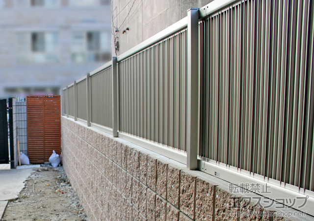 大阪府大阪市ののフェンス・柵 エクスラインフェンス8型 自由柱タイプ 施工例