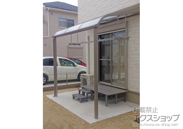 三重県四日市市のLIXIL リクシル（トステム）のテラス屋根 ライザーテラスII R型 テラスタイプ 単体 積雪〜20cm対応 施工例