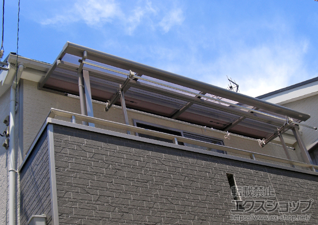 東京都江戸川区のLIXIL リクシル（トステム）のバルコニー・ベランダ屋根 ライザーテラスII F型 屋根タイプ 単体 積雪〜20cm対応 施工例