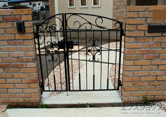 東京都立川市のの門扉 コラゾン2型 両開き親子仕様 柱使用 施工例